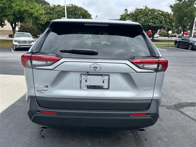 2024 Toyota RAV4 XLE photo 3