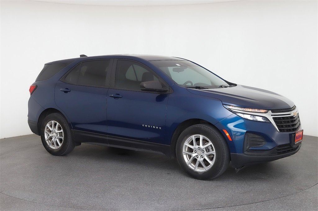 2022 Chevrolet Equinox LS's photo