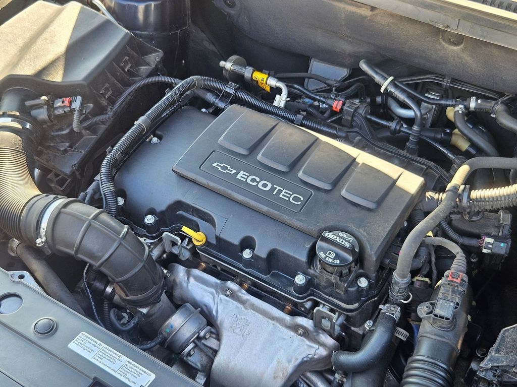 2015 Chevrolet Cruze LT photo 34