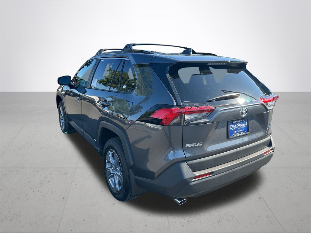 2025 Toyota RAV4 Hybrid XLE photo 9