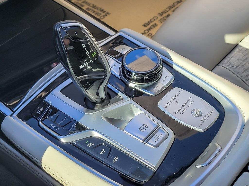 2022 BMW B7 - Image 20