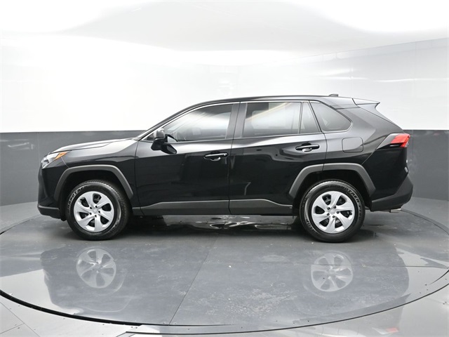 2025 Toyota RAV4 LE photo 3