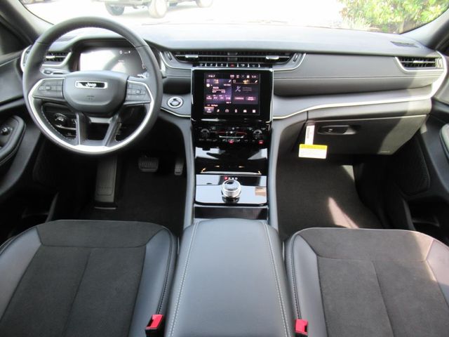 2025 Jeep Grand Cherokee Altitude X photo 11