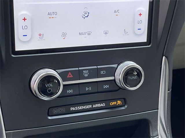 2024 Ford Edge Titanium photo 13