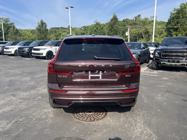 2026 Volvo XC60 B5 photo 3