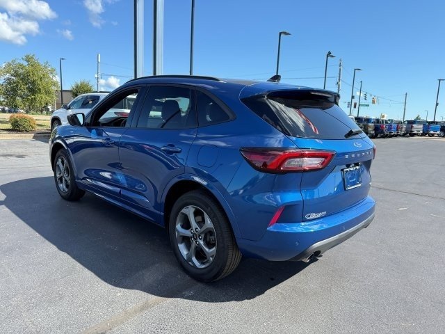 2023 Ford Escape ST-Line photo 4