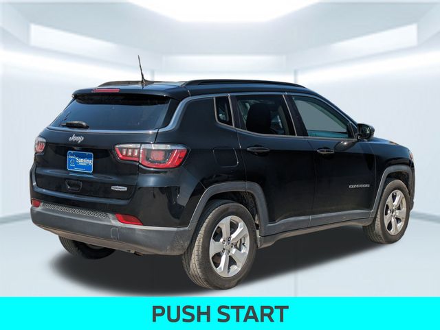 2017 Jeep Compass Latitude photo 4