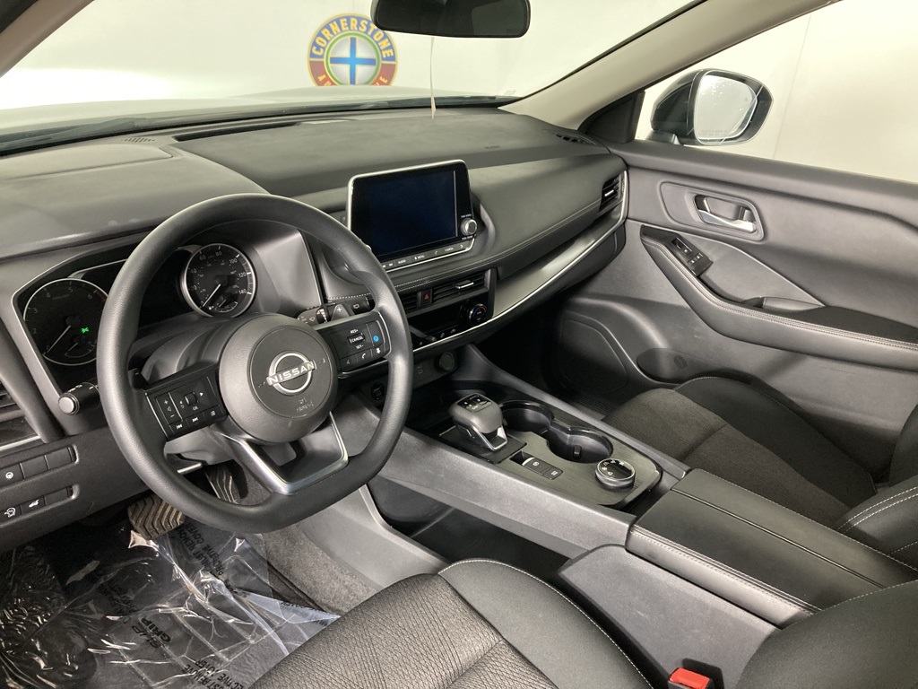 2024 Nissan Rogue SV photo 7