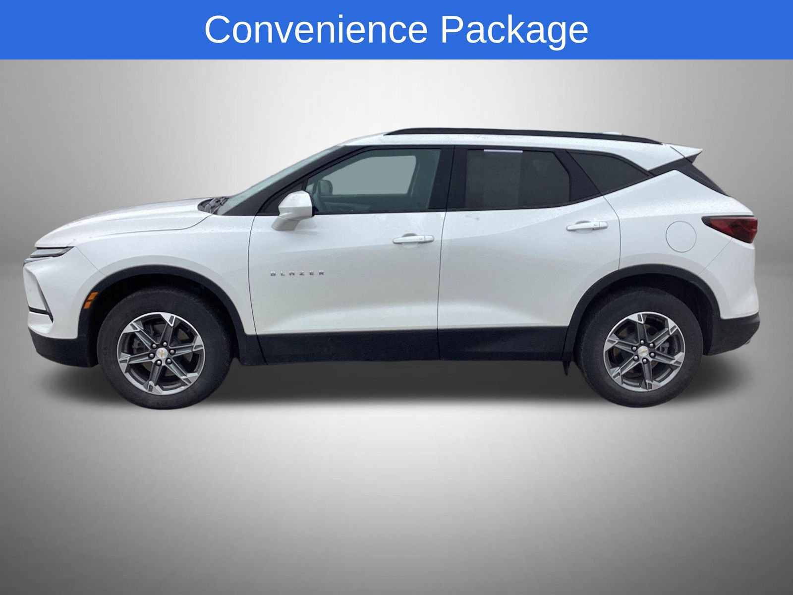 2023 Chevrolet Blazer 2LT photo 2