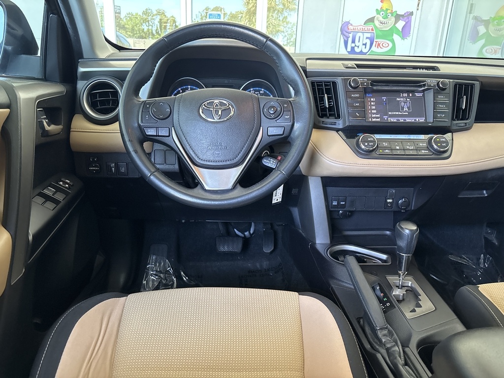 2018 Toyota RAV4 XLE photo 21