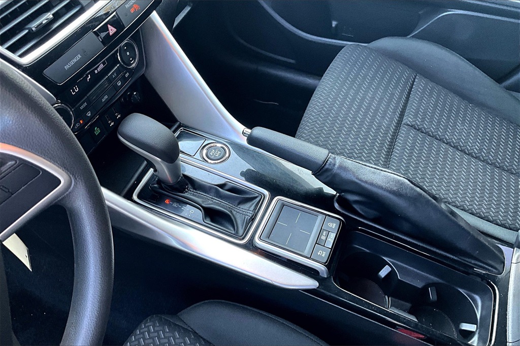 2019 Mitsubishi Eclipse Cross LE photo 20
