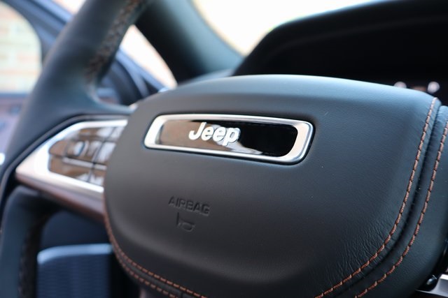 2025 Jeep Grand Cherokee Summit photo 25