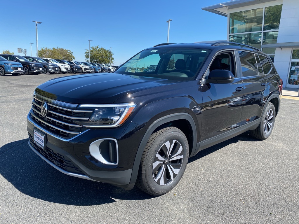 2026 Volkswagen Atlas SE photo 3