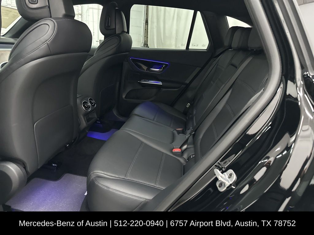 2025 Mercedes Benz GLC 300 photo 13