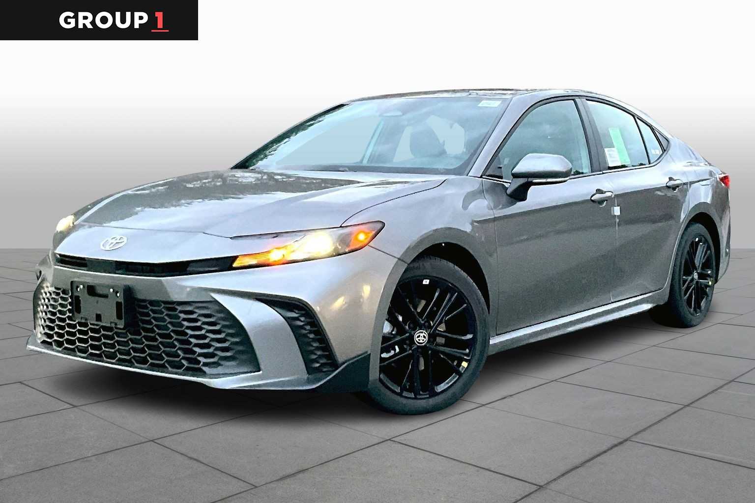 2026 Toyota Camry SE's photo