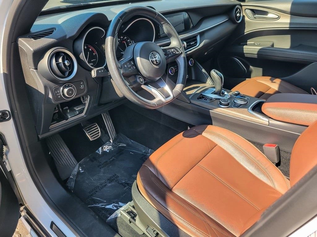 2022 Alfa Romeo Stelvio Ti photo 8