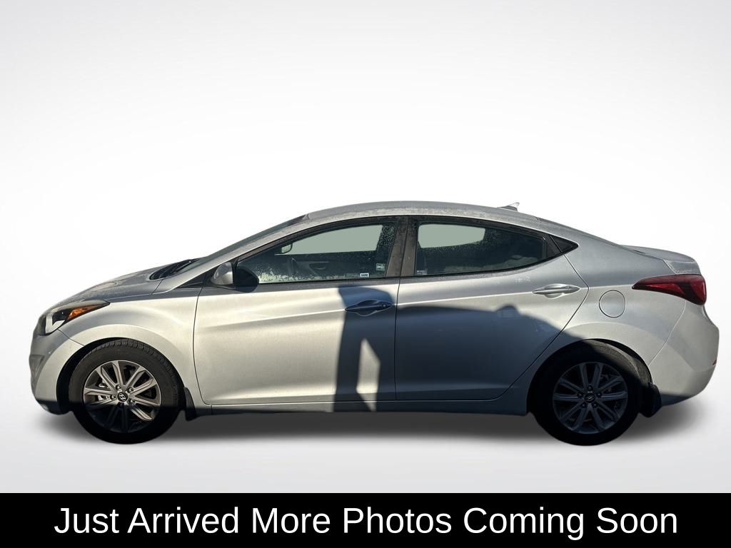 2015 Hyundai Elantra SE photo 2