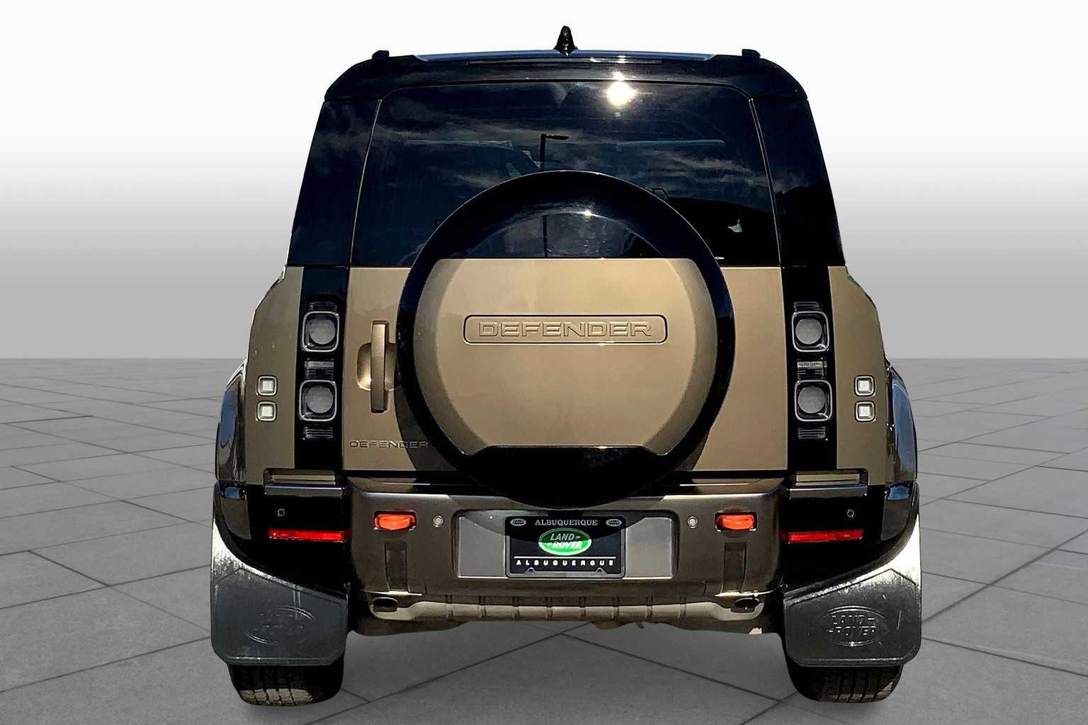 2024 Land Rover Defender X photo 4
