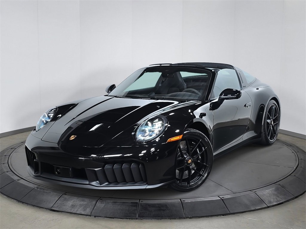 2025 Porsche 911 GTS's photo