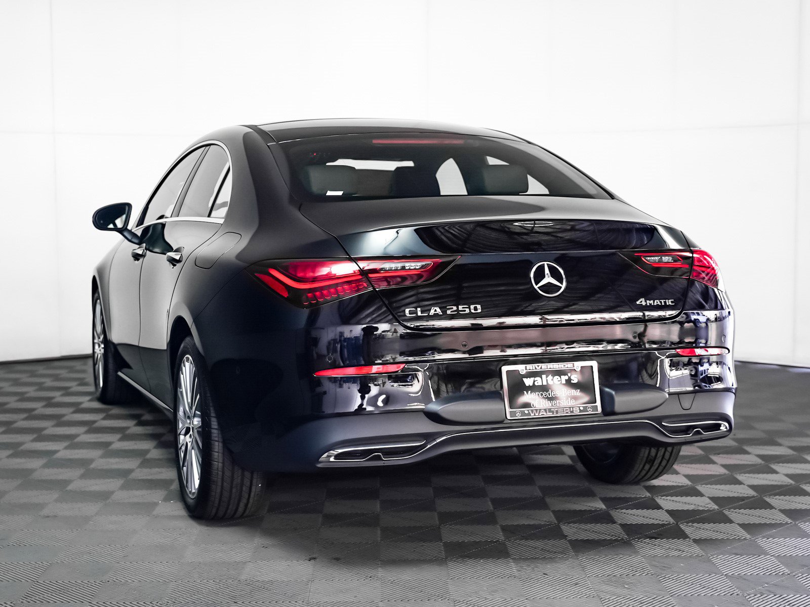 2025 Mercedes Benz CLA 250 4MATIC photo 2