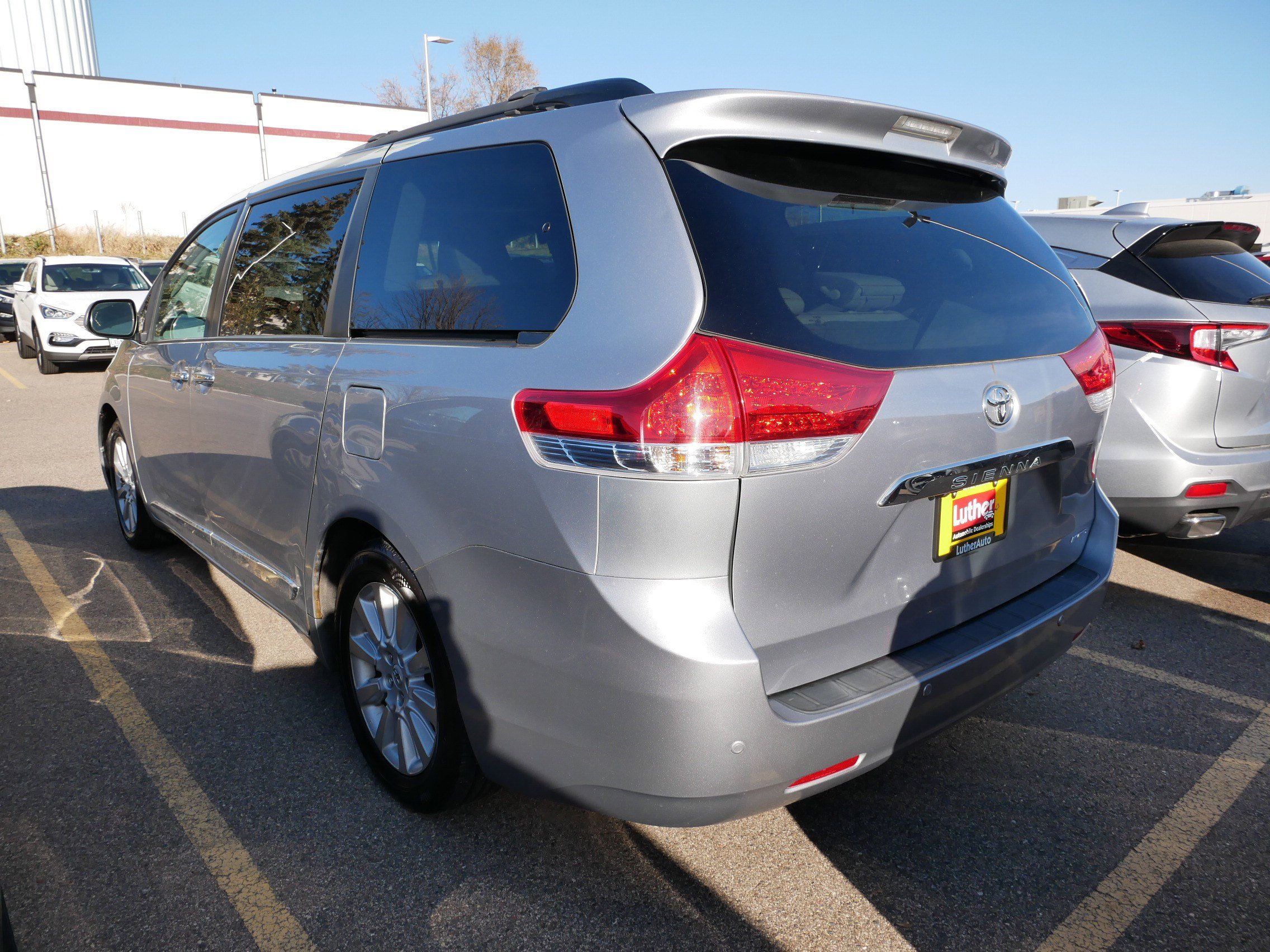2011 Toyota Sienna Limited photo 3