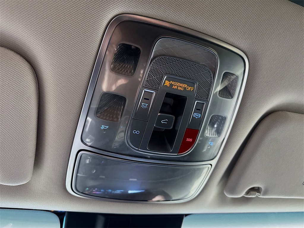 2023 Genesis Electrified GV70 Advanced photo 38