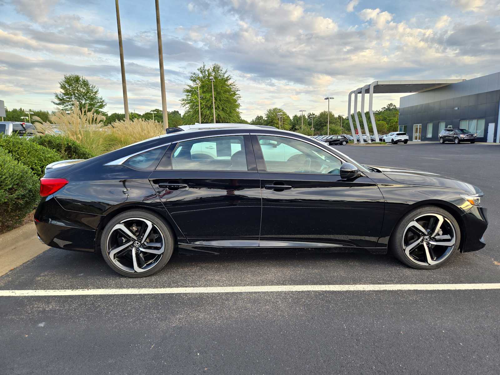 2021 Honda Accord Sport photo 4