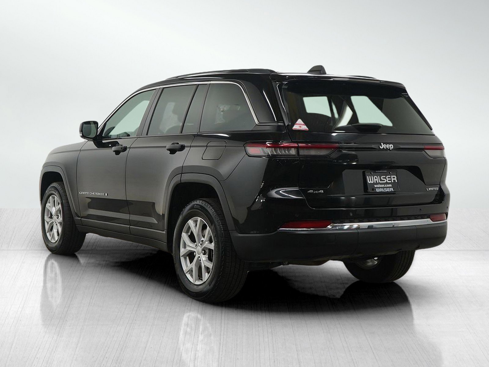 2024 Jeep Grand Cherokee Limited photo 2