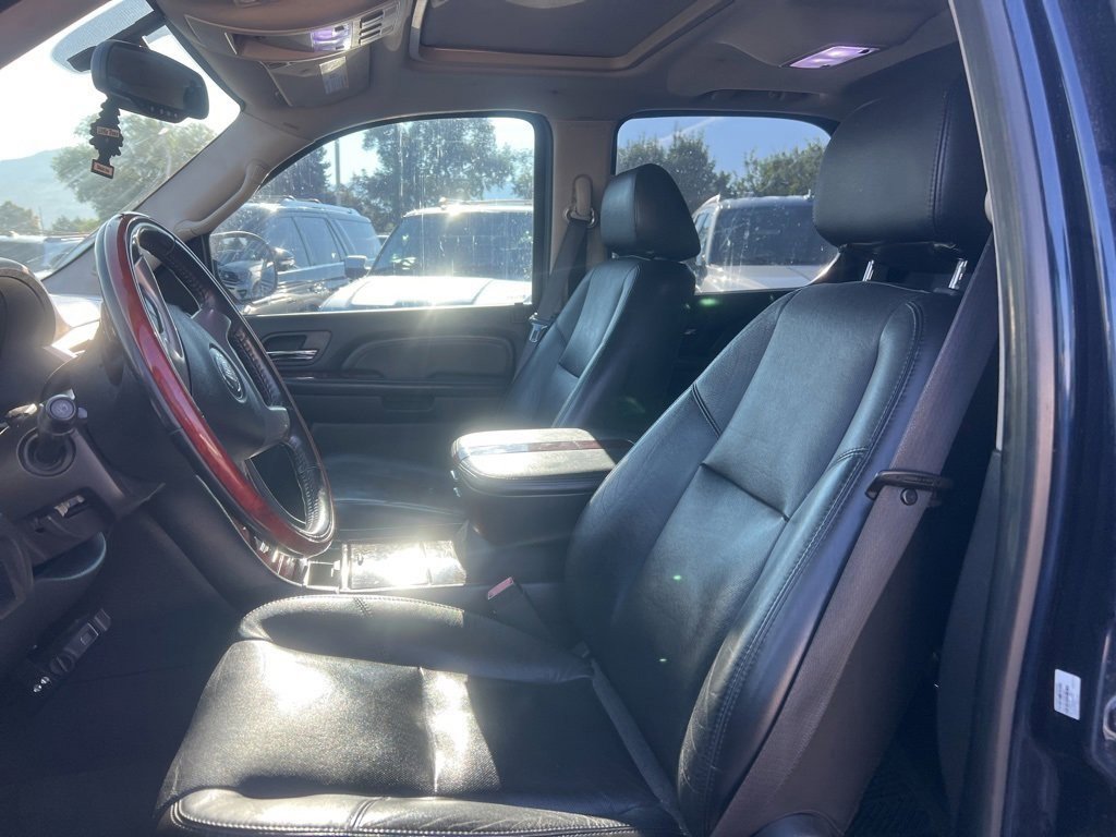 2007 Cadillac Escalade Base photo 14