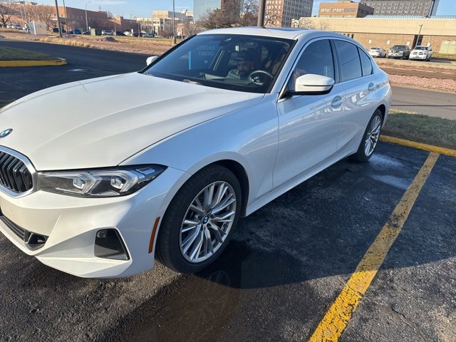 2024 BMW 3 Series 330i's photo