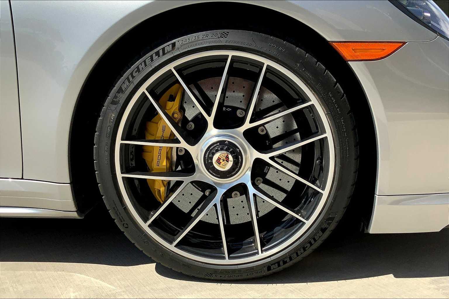 2019 Porsche 911 Turbo S photo 11