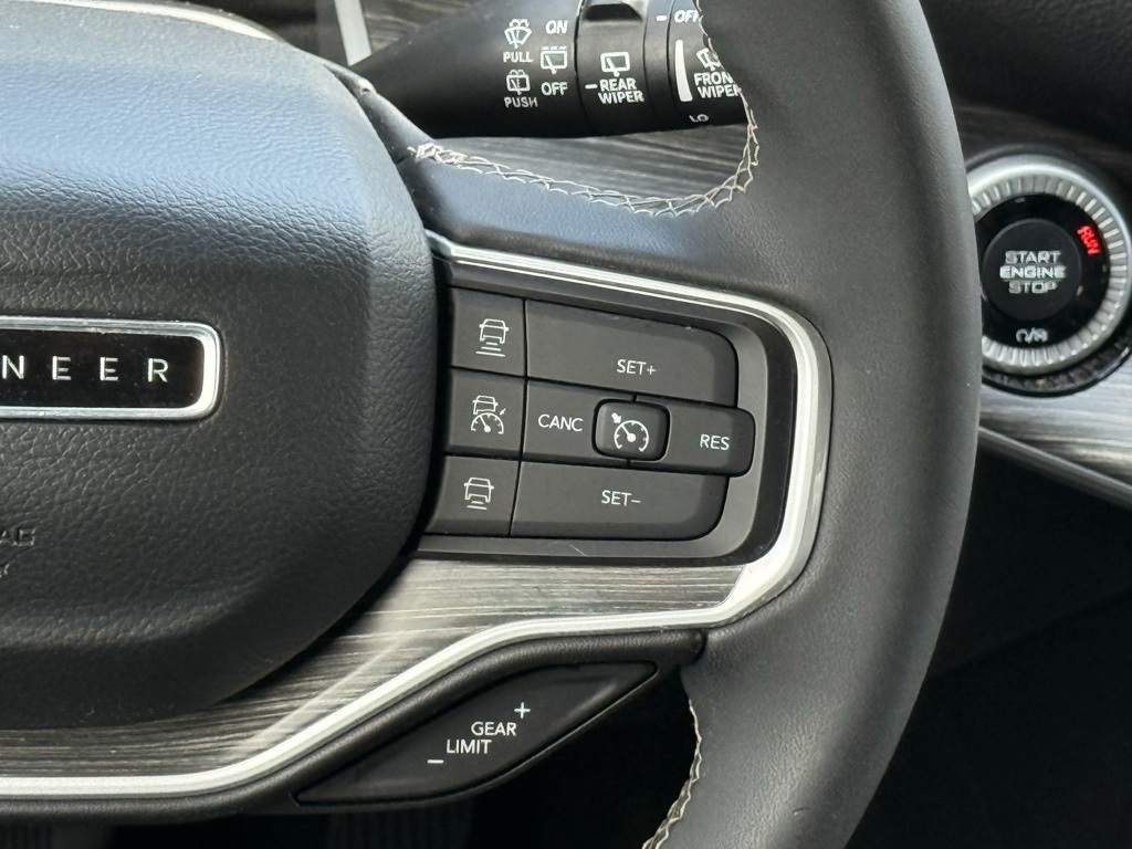 2023 Jeep Wagoneer L Series II photo 27
