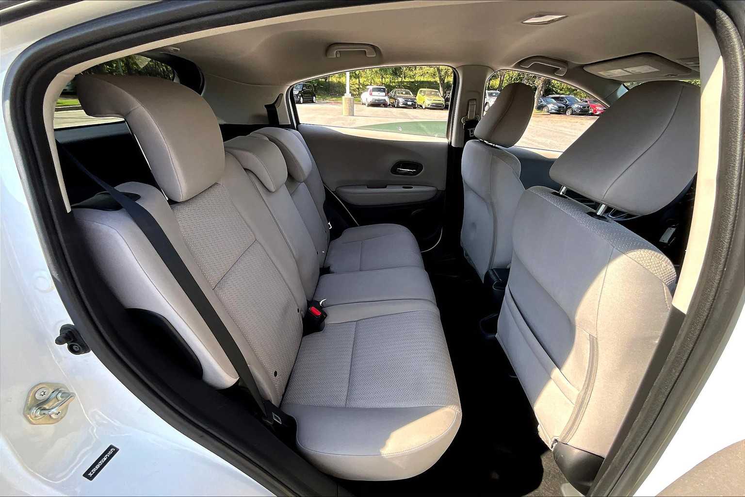 2016 Honda HR-V LX photo 18