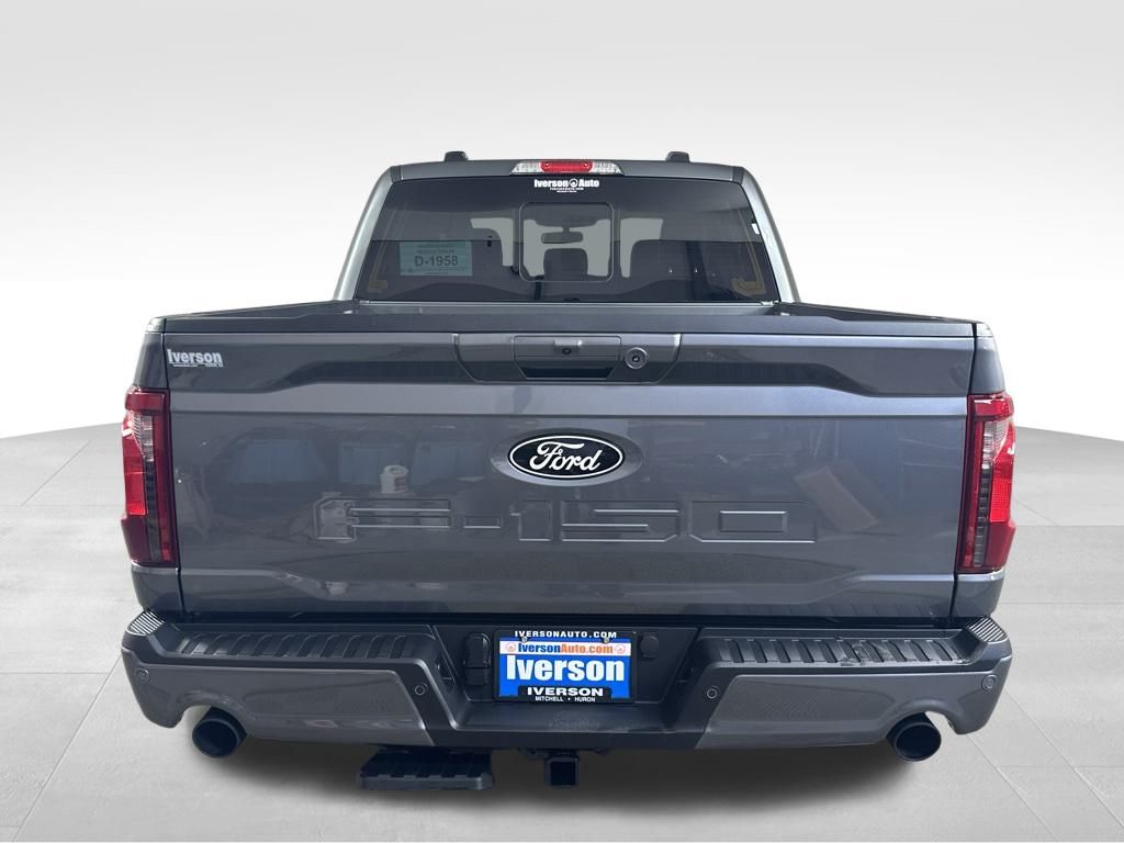 2025 Ford F-150 XLT photo 3