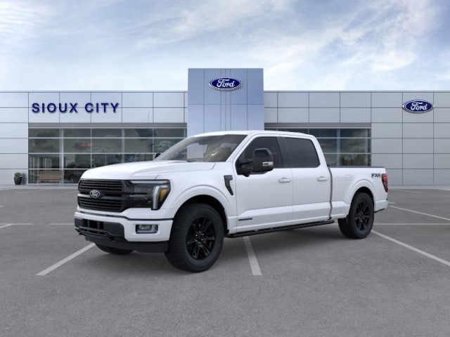 2025 Ford F-150 Platinum's photo