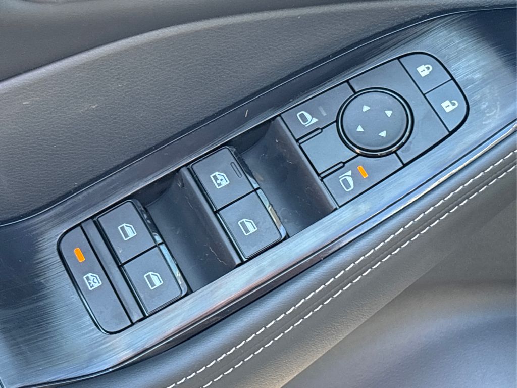 2026 Nissan Rogue SV photo 18