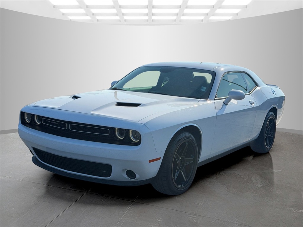 2019 Dodge Challenger SXT photo 3