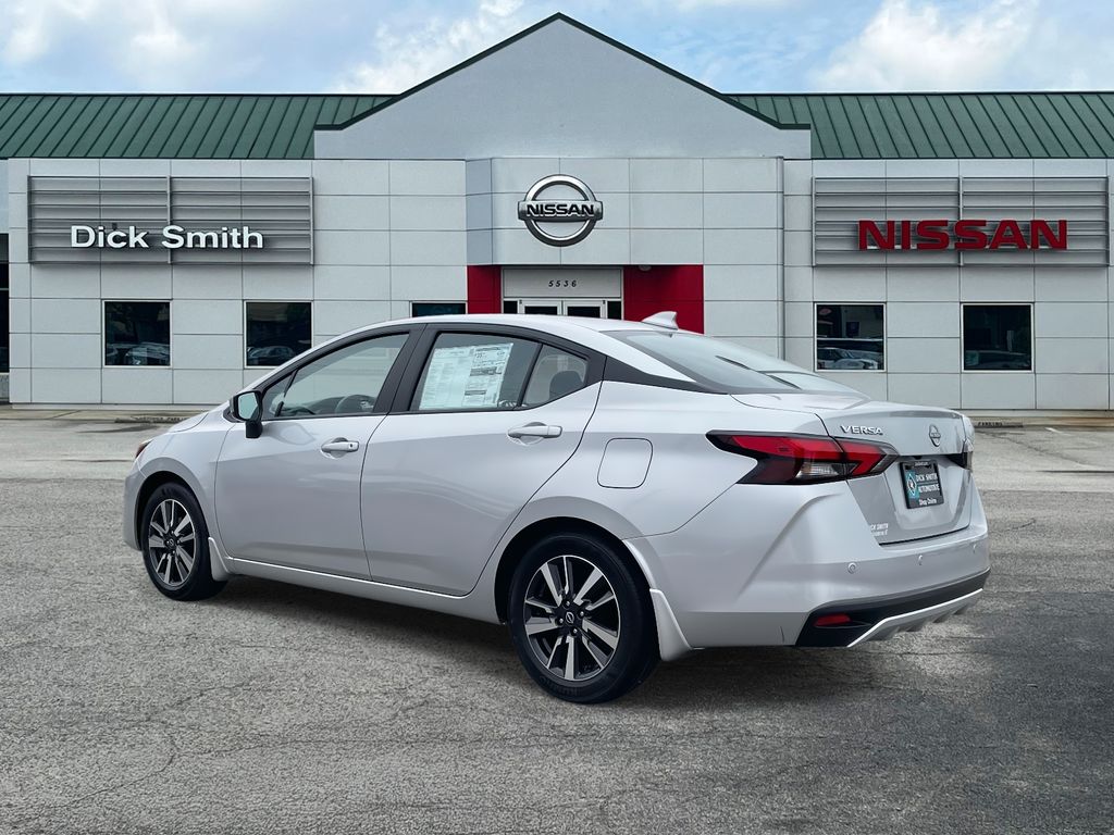 2025 Nissan Versa SV photo 4