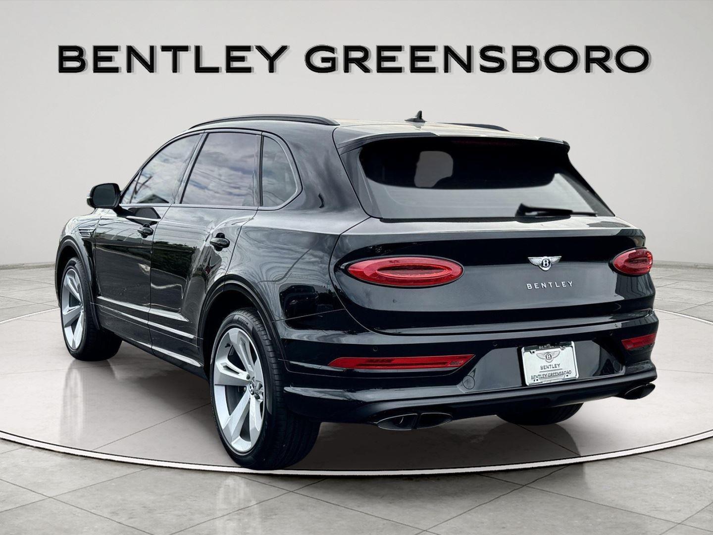 2024 Bentley Bentayga V8 photo 3