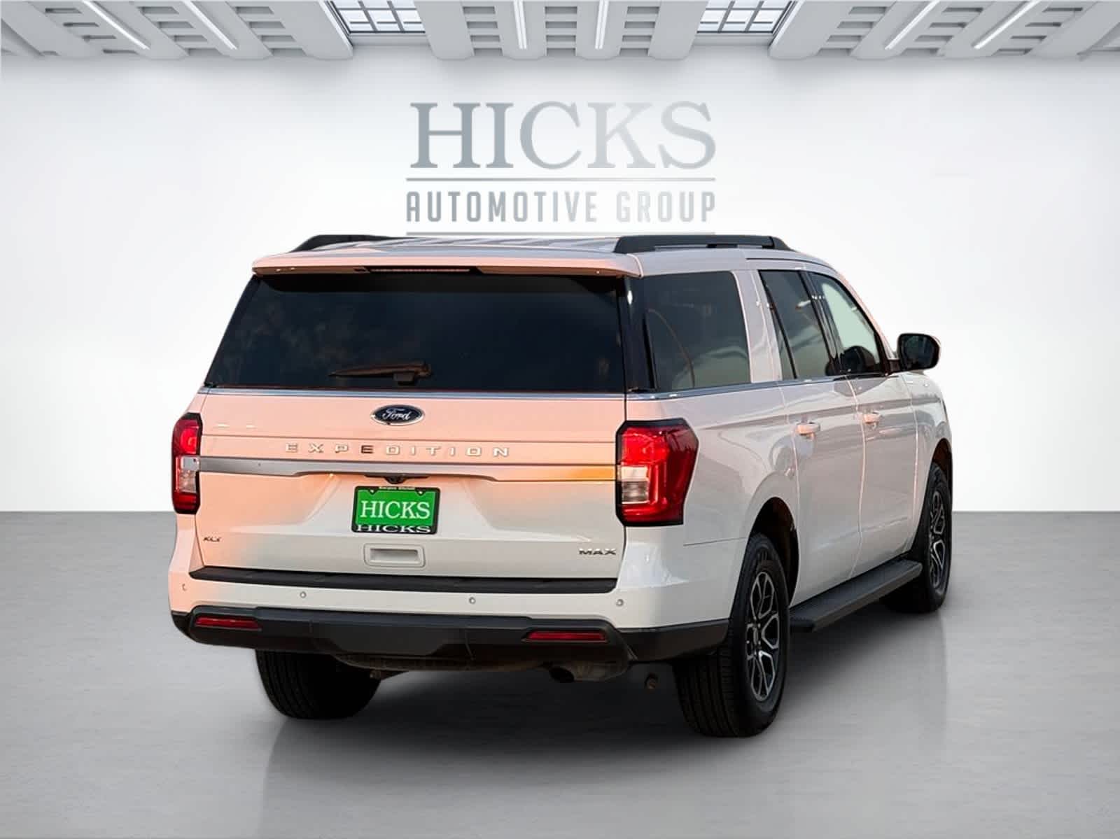 2022 Ford Expedition MAX XLT photo 2