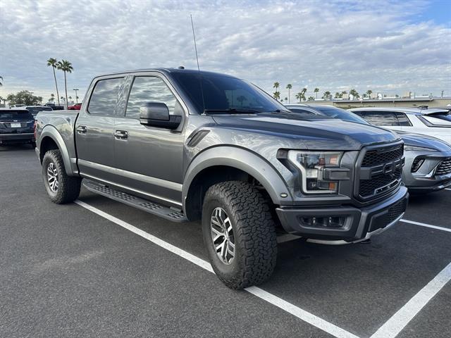 2018 Ford F-150 Raptor photo 2
