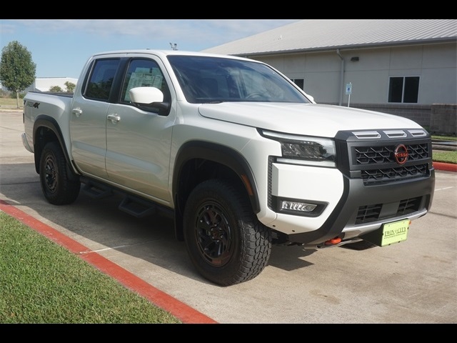 2026 Nissan Frontier PRO-4X's photo