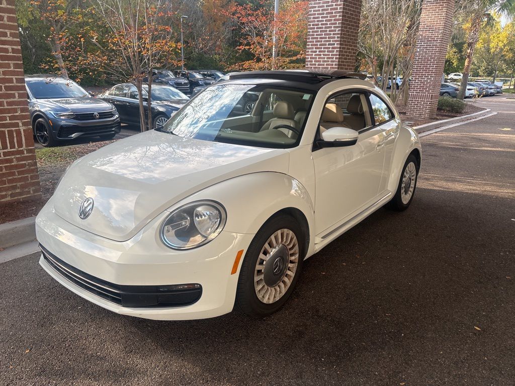 2014 Volkswagen Beetle 1.8's photo