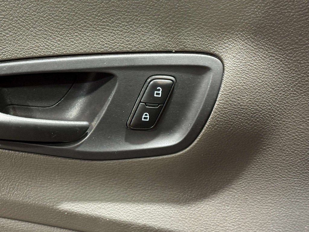 2020 Ford Transit photo 13