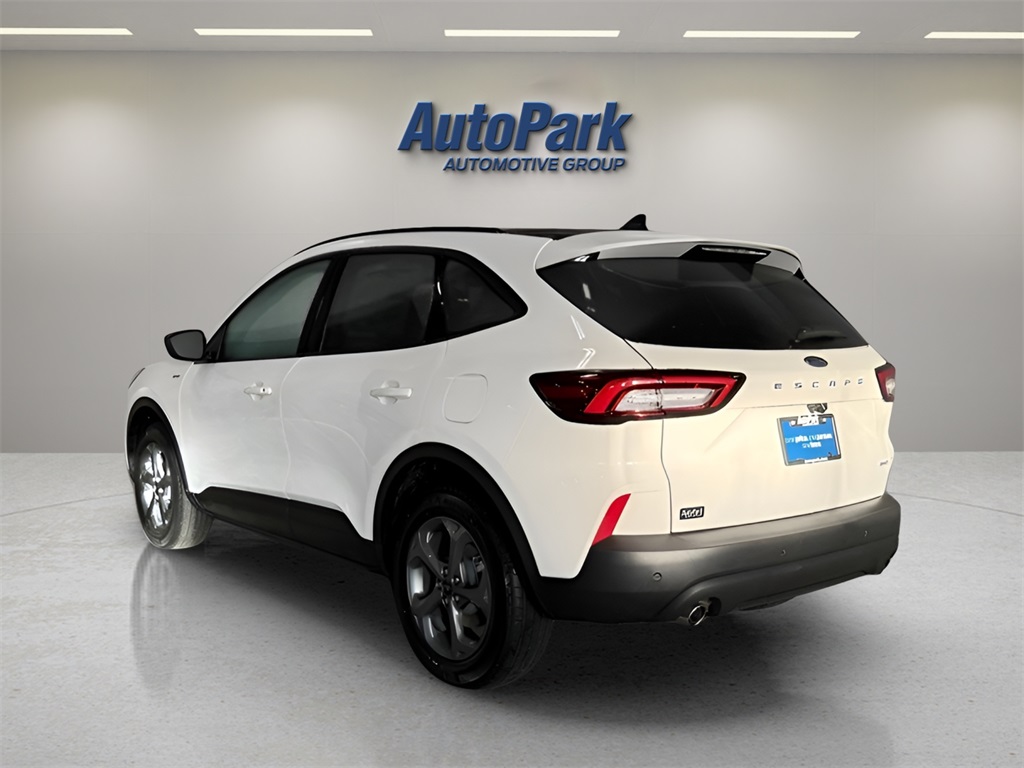2026 Ford Escape ST-Line photo 3