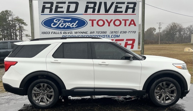 2022 Ford Explorer XLT's photo