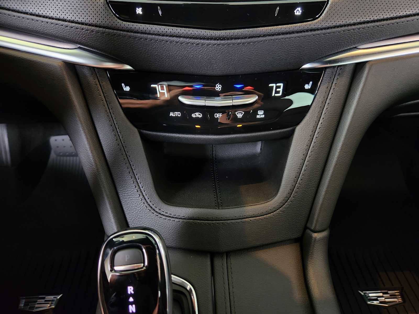 2025 Cadillac XT5 Luxury photo 12