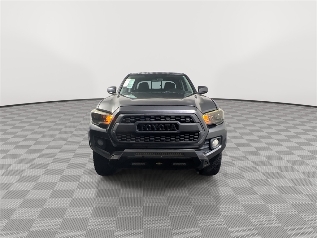 2016 Toyota Tacoma TRD Off-Road photo 3