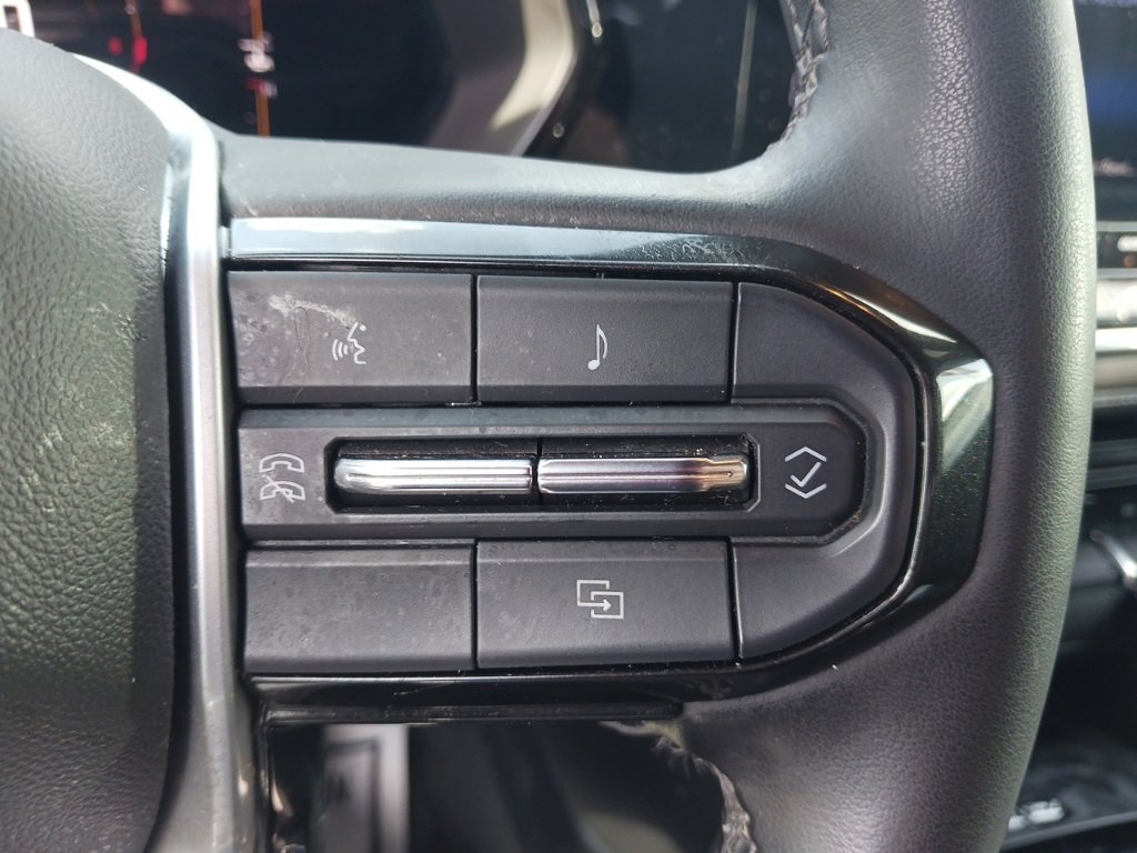 2023 Chevrolet Colorado LT photo 13