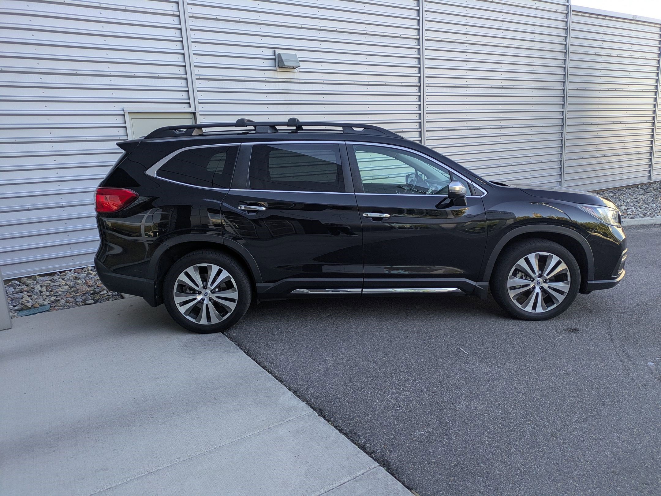 2019 Subaru Ascent Touring photo 3